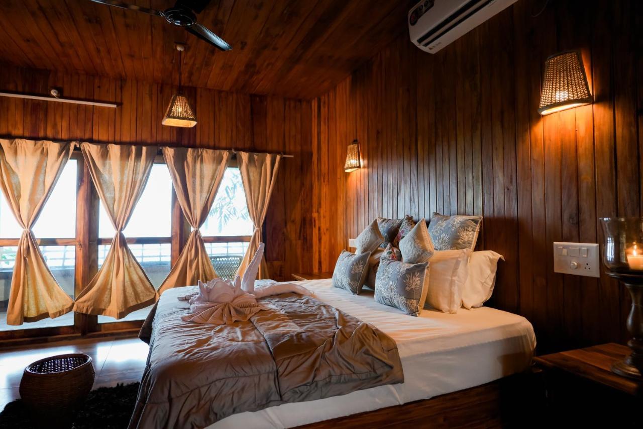 Driftwood Beach Resort Varkala Exteriör bild